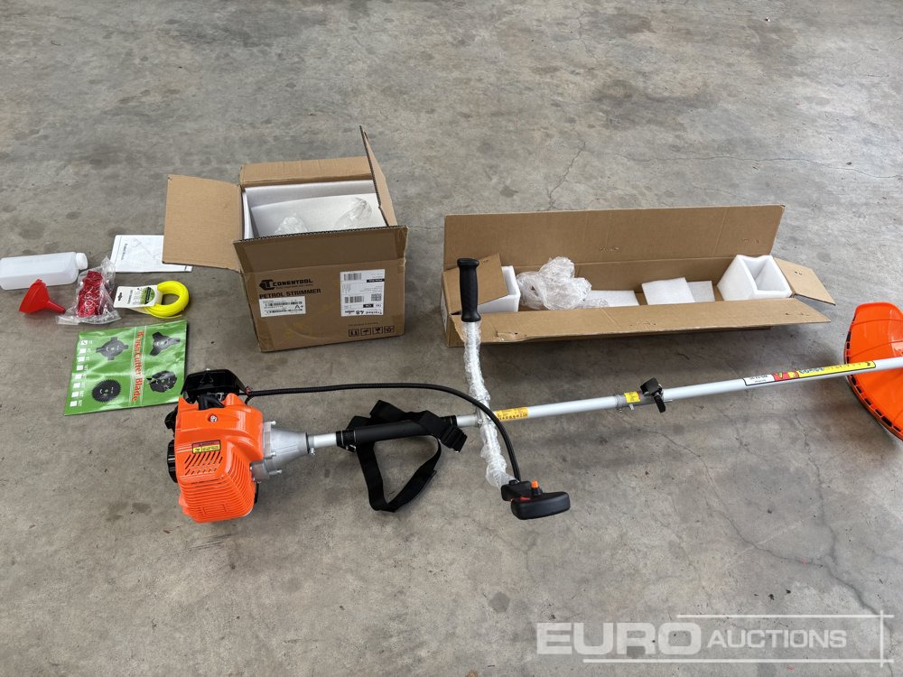 Unused Conentool 52cc Petrol Strimmer with Universal Strimming Head and Brush Cutting Blade, Harness - Équipement de garage: photos 2 Unused Conentool 52cc Petrol Strimmer with Universal Strimming Head and Brush Cutting Blade, Harness - Équipement de garage: photos 2