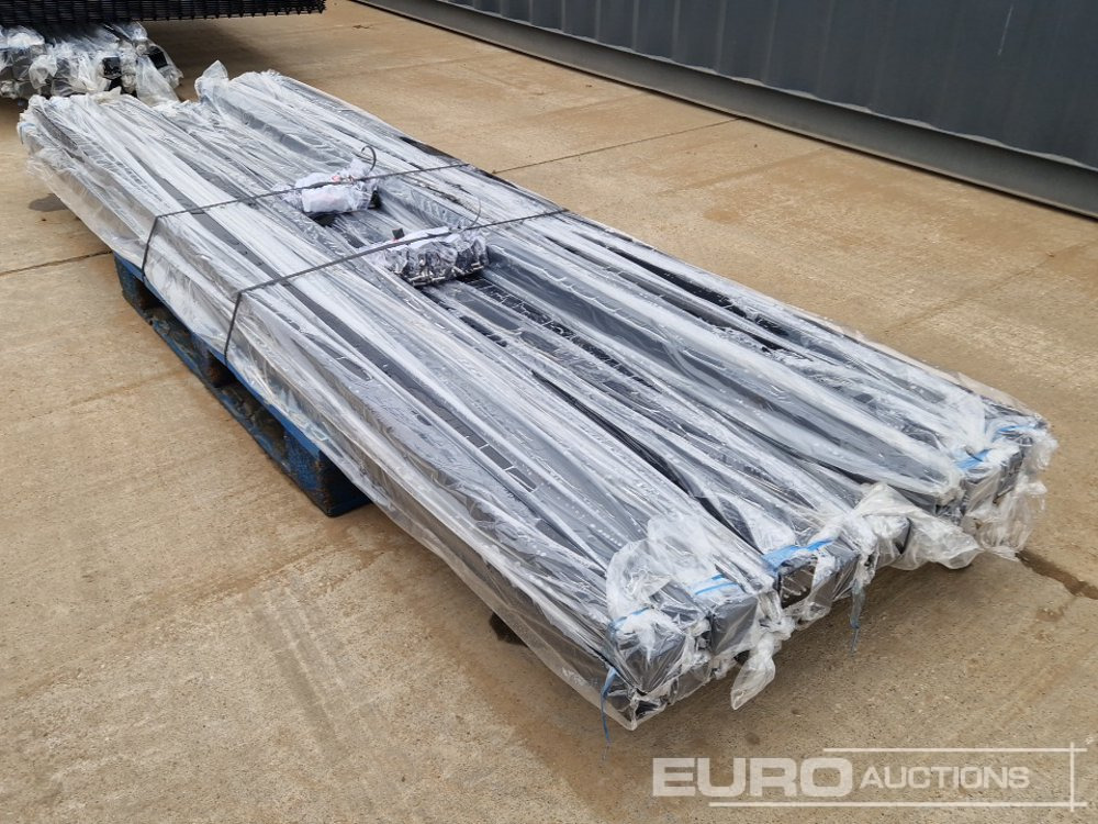 Matériel de chantier Unused Galvanised & Powder Coated Heavy Duty (5mm) Wire Mesh Fencing, 25 x H2.4m x W2.2m Panels, 26 x 60mm x 60mm x3m Posts, with Fittings (Black): photos 15