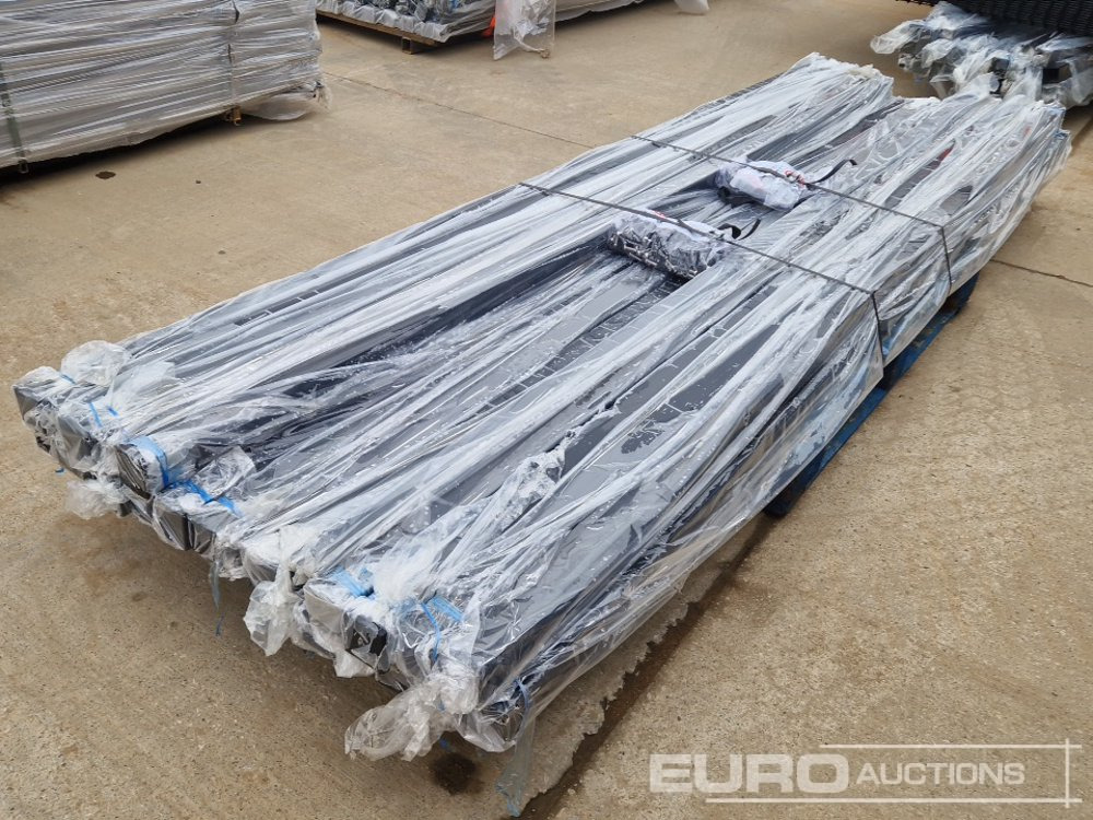 Matériel de chantier Unused Galvanised & Powder Coated Heavy Duty (5mm) Wire Mesh Fencing, 25 x H2.4m x W2.2m Panels, 26 x 60mm x 60mm x3m Posts, with Fittings (Black): photos 16