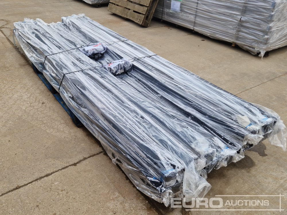 Matériel de chantier Unused Galvanised & Powder Coated Heavy Duty (5mm) Wire Mesh Fencing, 25 x H2.4m x W2.2m Panels, 26 x 60mm x 60mm x3m Posts, with Fittings (Black): photos 13