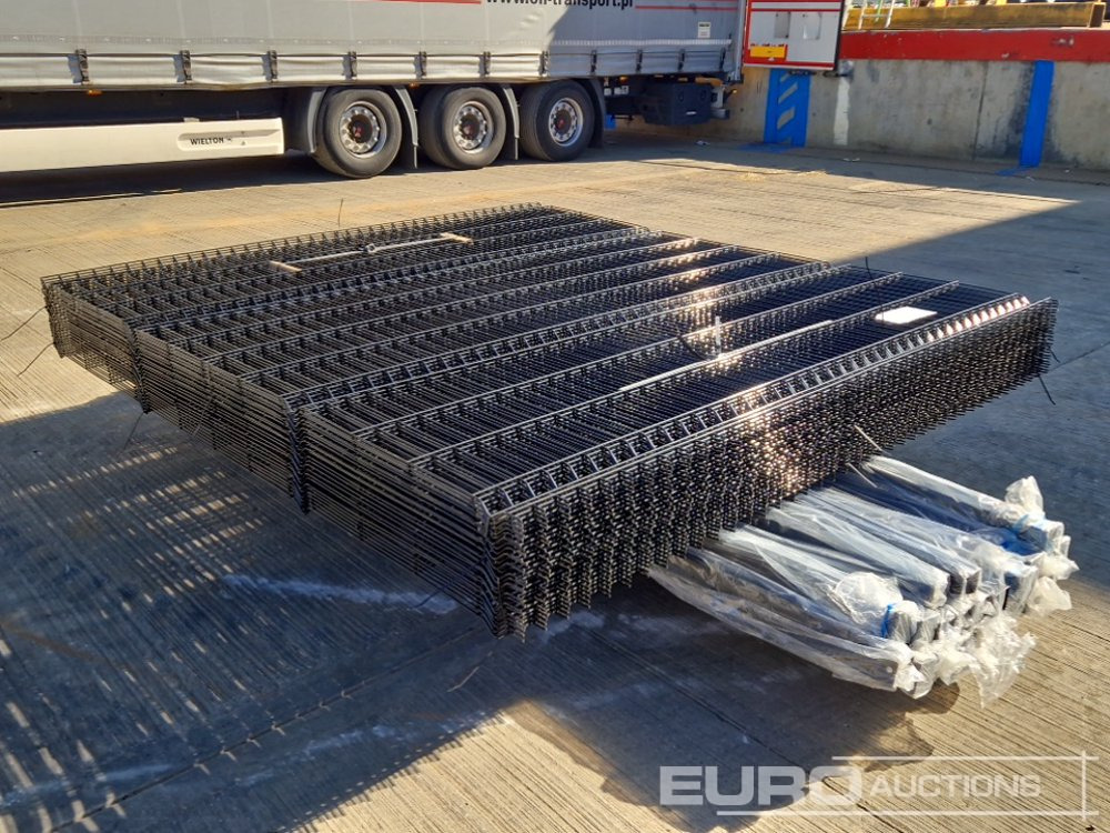 Matériel de chantier Unused Galvanised & Powder Coated Heavy Duty (5mm) Wire Mesh Fencing, 25 x H2.4m x W2.2m Panels, 26 x 60mm x 60mm x3m Posts, with Fittings (Black): photos 7