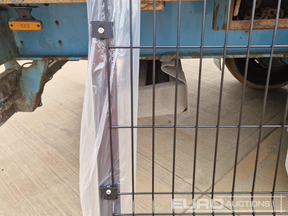 Matériel de chantier Unused Galvanised & Powder Coated Heavy Duty (5mm) Wire Mesh Fencing, 25 x H2.4m x W2.2m Panels, 26 x 60mm x 60mm x3m Posts, with Fittings (Black): photos 22