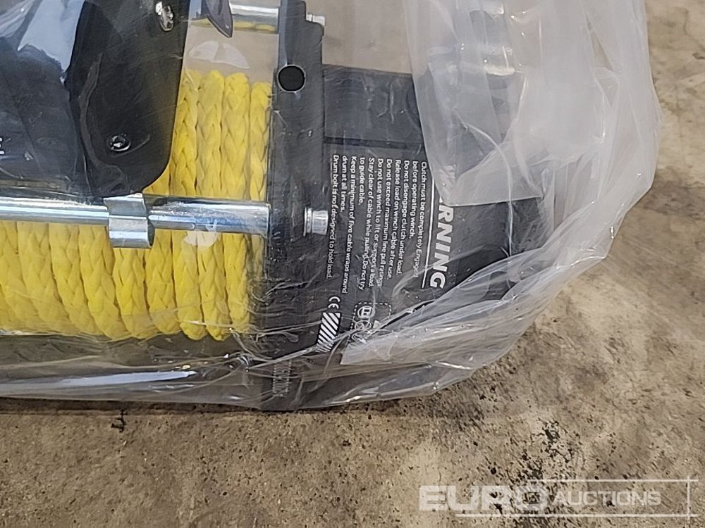 Équipement de garage Unused Hi-Torque HT12000 12 Volt Winch, 3/8" x 85' Rope: photos 14