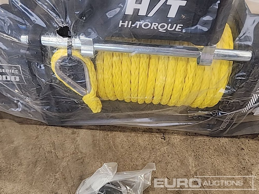Équipement de garage Unused Hi-Torque HT12000 12 Volt Winch, 3/8" x 85' Rope: photos 13