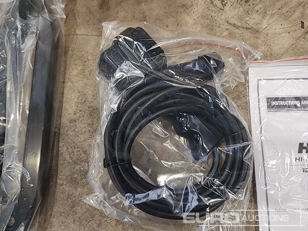 Équipement de garage Unused Hi-Torque HT12000 12 Volt Winch, 3/8" x 85' Rope: photos 6