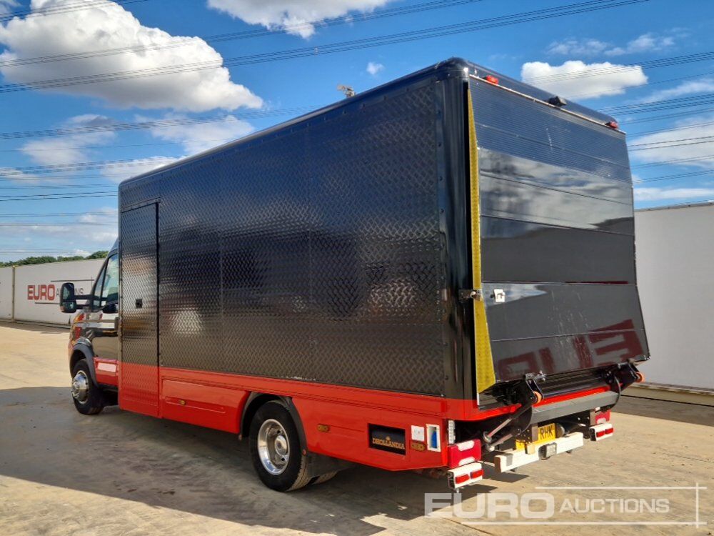 2008 Iveco 6 Speed Mobile Workshop Van, Racking Storage System, Work Bench, Power Oulets, Tail Lift, Reverse Camera (Reg. Docs. & Plating Certificate Available) - Véhicule utilitaire: photos 3 2008 Iveco 6 Speed Mobile Workshop Van, Racking Storage System, Work Bench, Power Oulets, Tail Lift, Reverse Camera (Reg. Docs. & Plating Certificate Available) - Véhicule utilitaire: photos 3