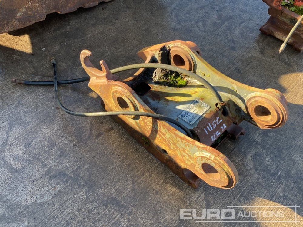 Volvo Dedicated QH 65mm Pin to suit 13 Ton Excavator - Attache rapide: photos 3 Volvo Dedicated QH 65mm Pin to suit 13 Ton Excavator - Attache rapide: photos 3