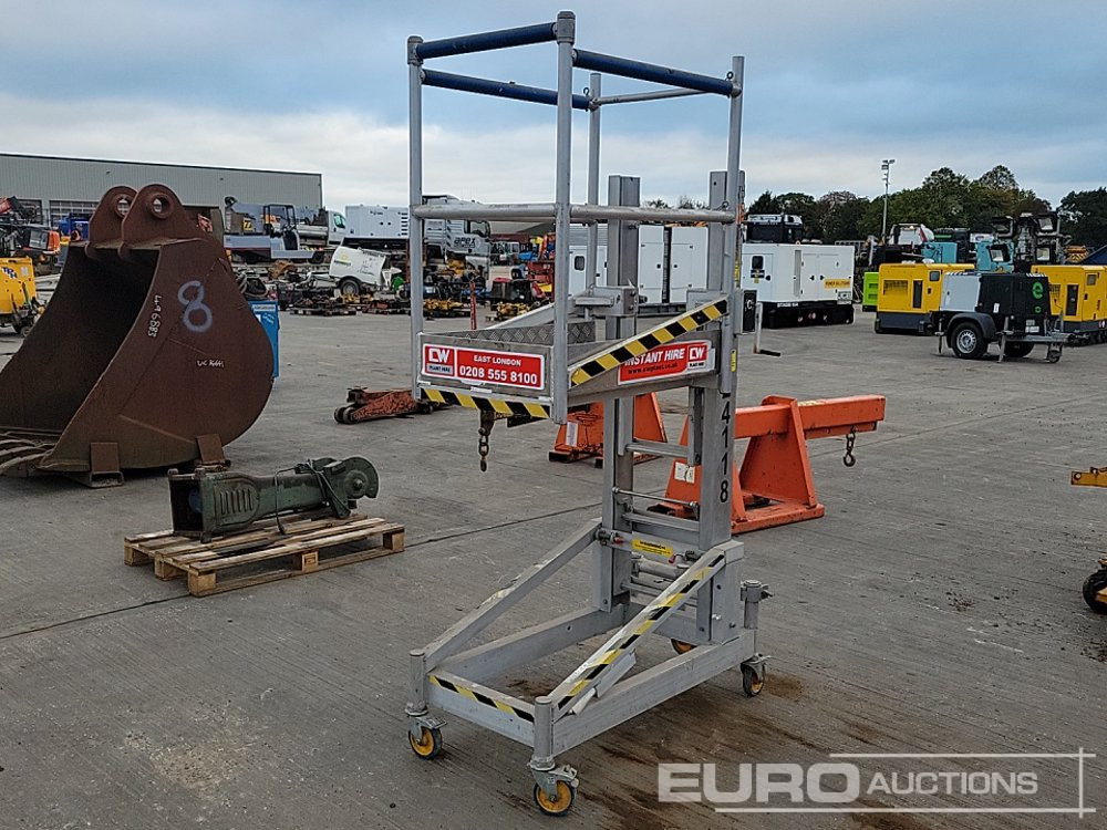 Wheeled Aluminium Access Platform - Nacelle à mât vertical: photos 1 Wheeled Aluminium Access Platform - Nacelle à mât vertical: photos 1
