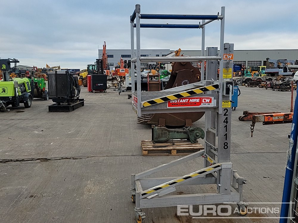 Wheeled Aluminium Access Platform - Nacelle à mât vertical: photos 2 Wheeled Aluminium Access Platform - Nacelle à mât vertical: photos 2