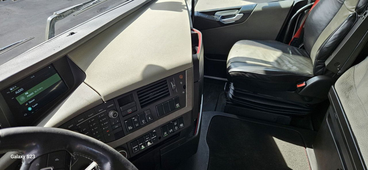 Volvo FH 460 - Tracteur routier: photos 4 Volvo FH 460 - Tracteur routier: photos 4