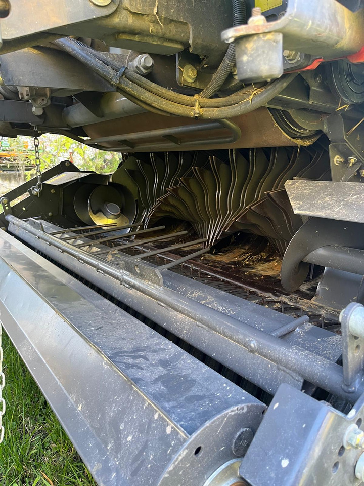 Rotopressa usata Claas VARIANT 380 RC - Presse à balles rondes: photos 5 Rotopressa usata Claas VARIANT 380 RC - Presse à balles rondes: photos 5