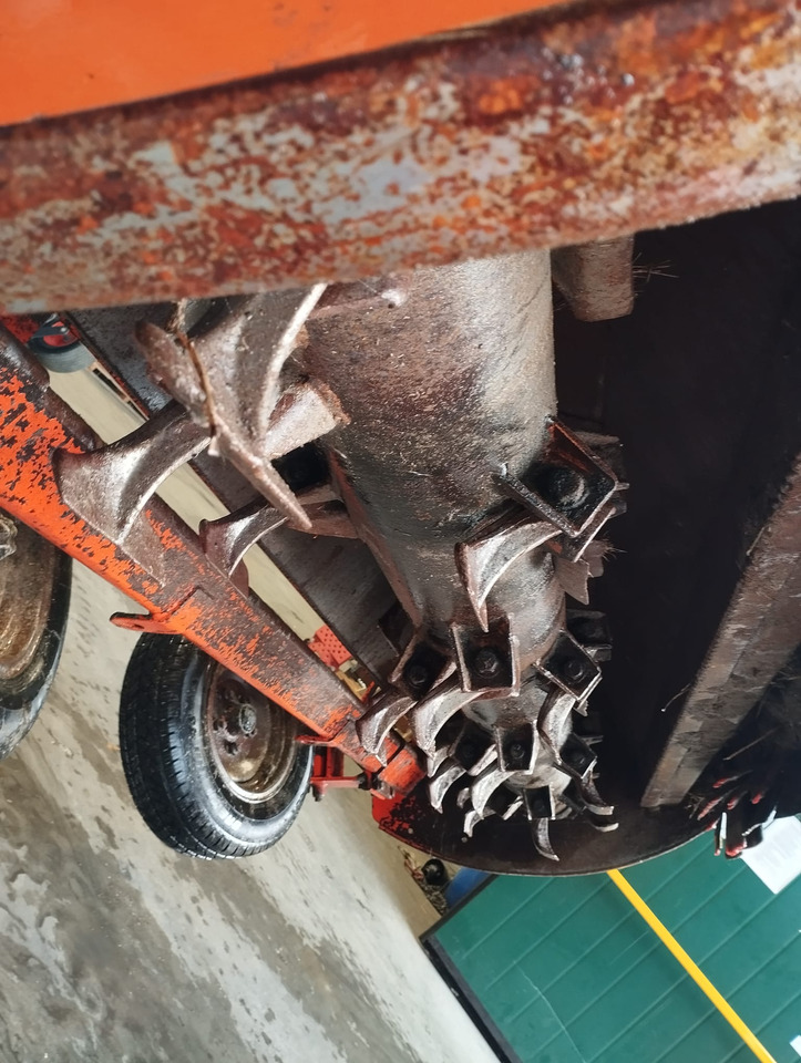 Trincia asse orrizontale usata Agrimaster RMU 280 - Broyeur à axe horizontal: photos 5 Trincia asse orrizontale usata Agrimaster RMU 280 - Broyeur à axe horizontal: photos 5