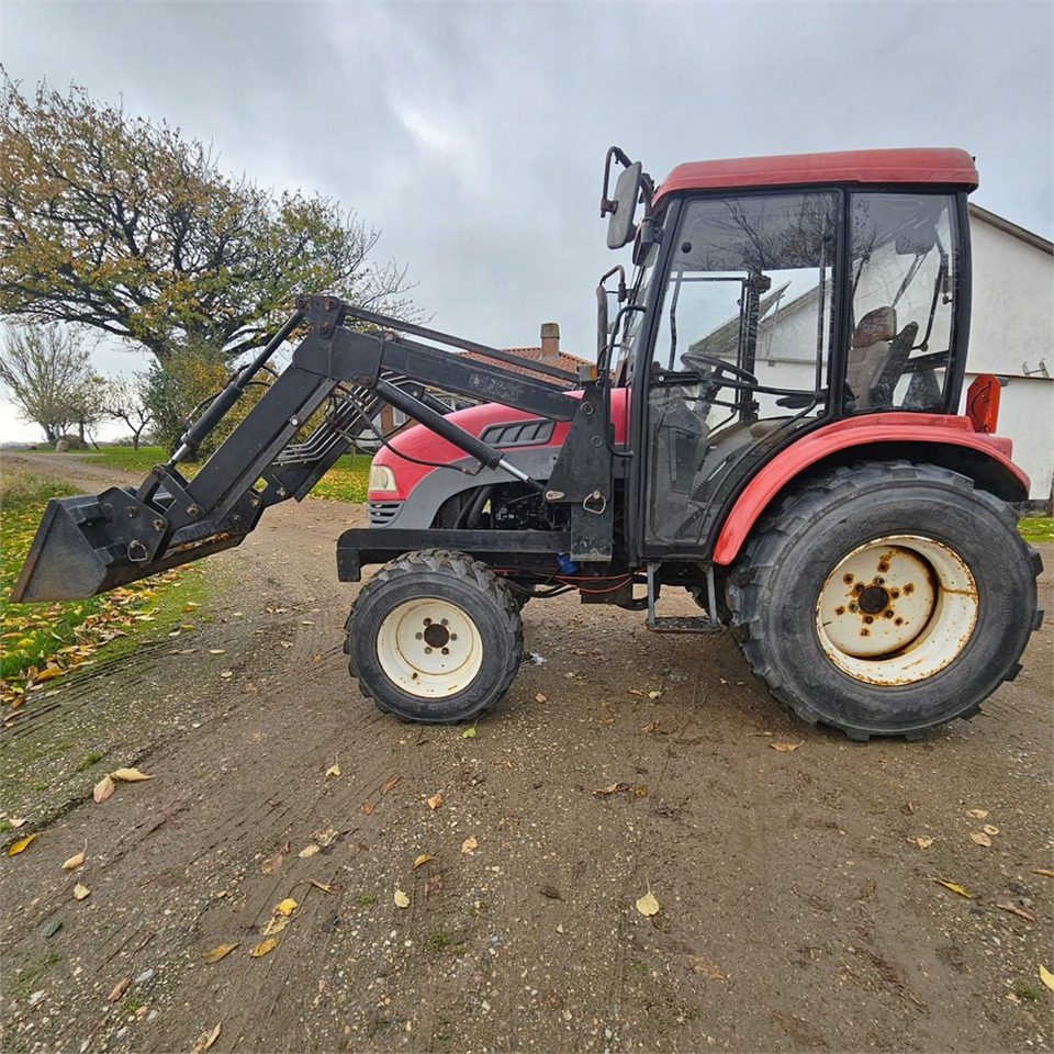 ABC Impodan DF404 - Tracteur agricole: photos 1 ABC Impodan DF404 - Tracteur agricole: photos 1