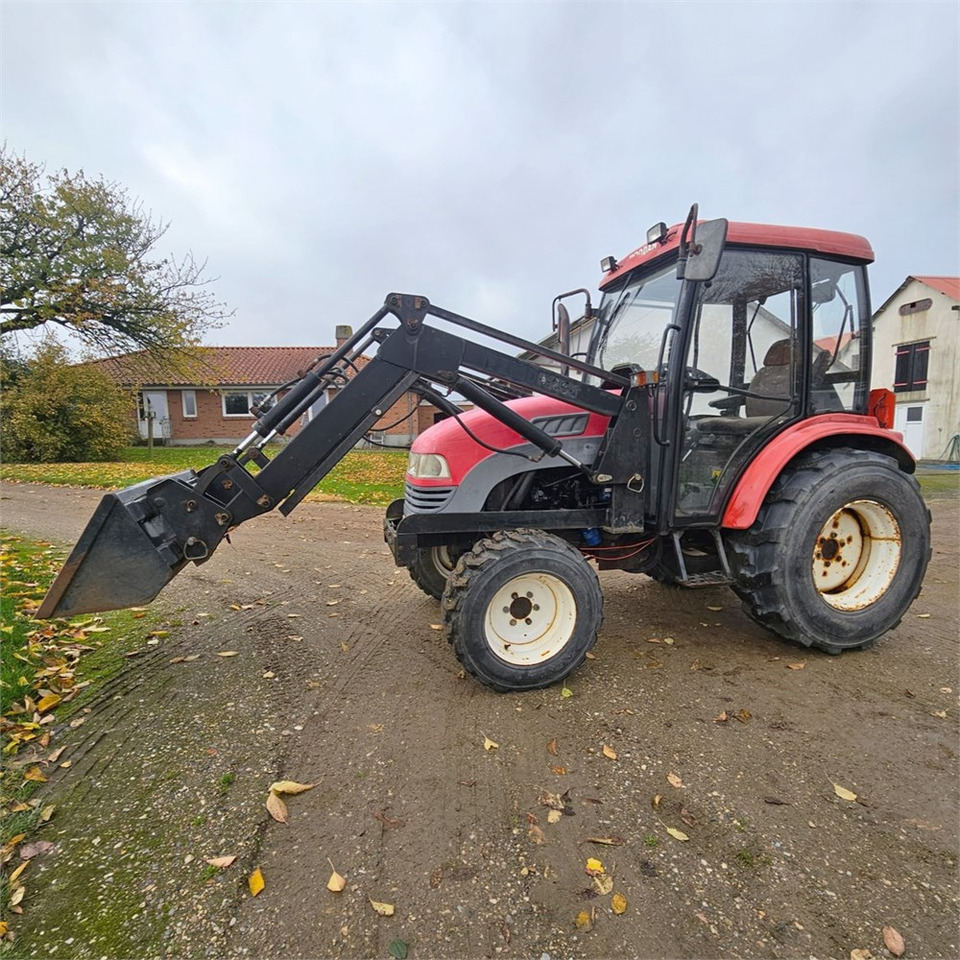 ABC Impodan DF404 - Tracteur agricole: photos 2 ABC Impodan DF404 - Tracteur agricole: photos 2