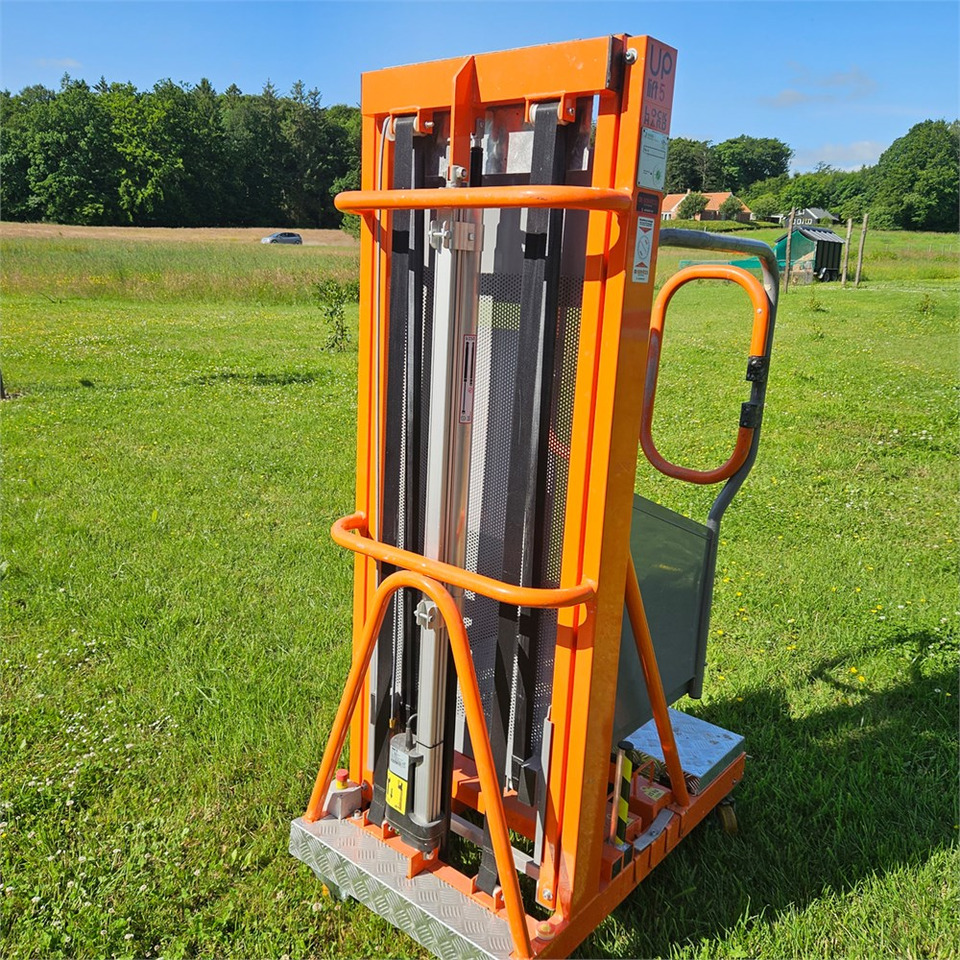 ABC UP Lift 5 – 120 - Nacelle: photos 4 ABC UP Lift 5 – 120 - Nacelle: photos 4
