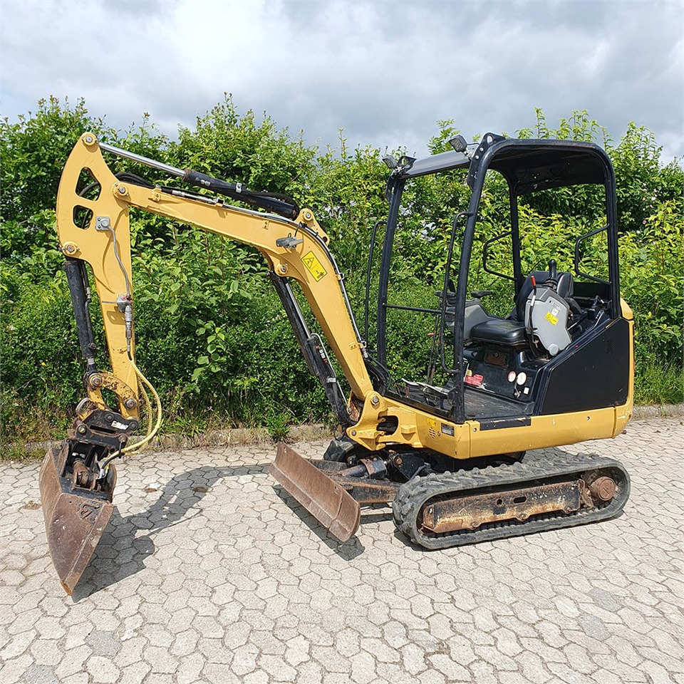 Caterpillar 301.7 D - Mini pelle: photos 1 Caterpillar 301.7 D - Mini pelle: photos 1