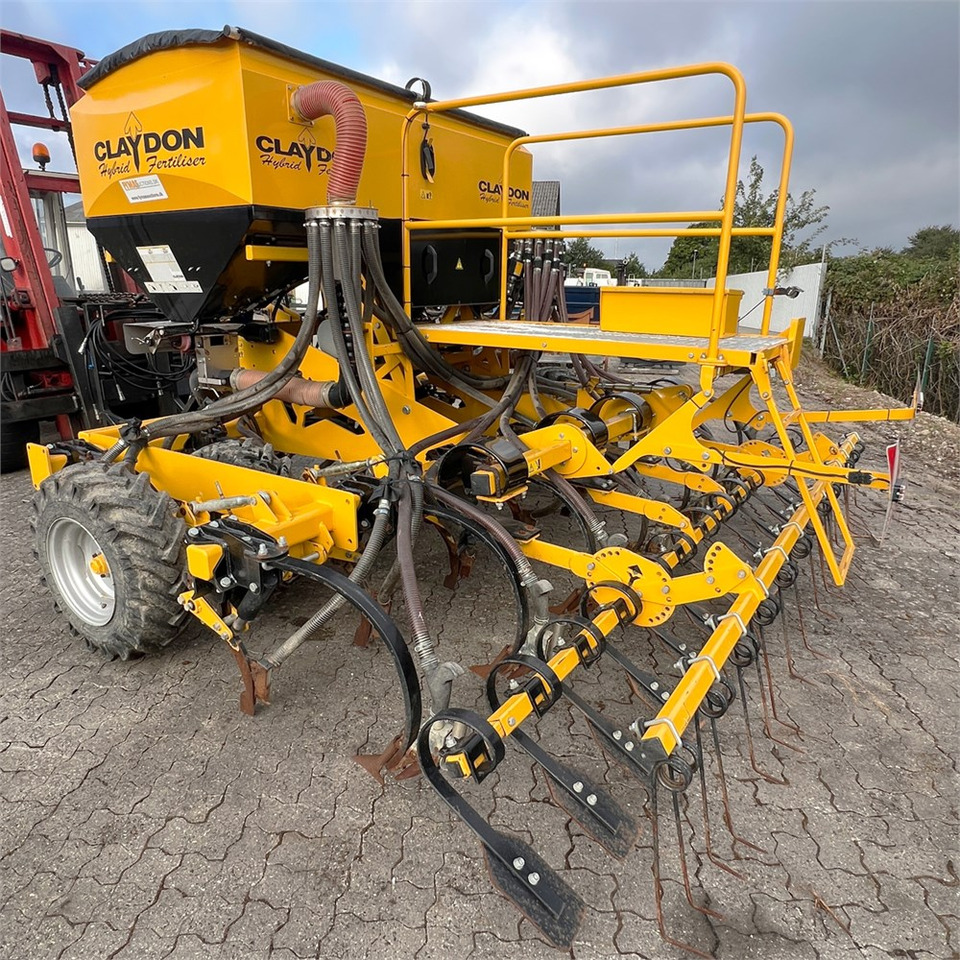 Claydon 4M Hybrid Fert - Semoir/ Planteuse: photos 3 Claydon 4M Hybrid Fert - Semoir/ Planteuse: photos 3