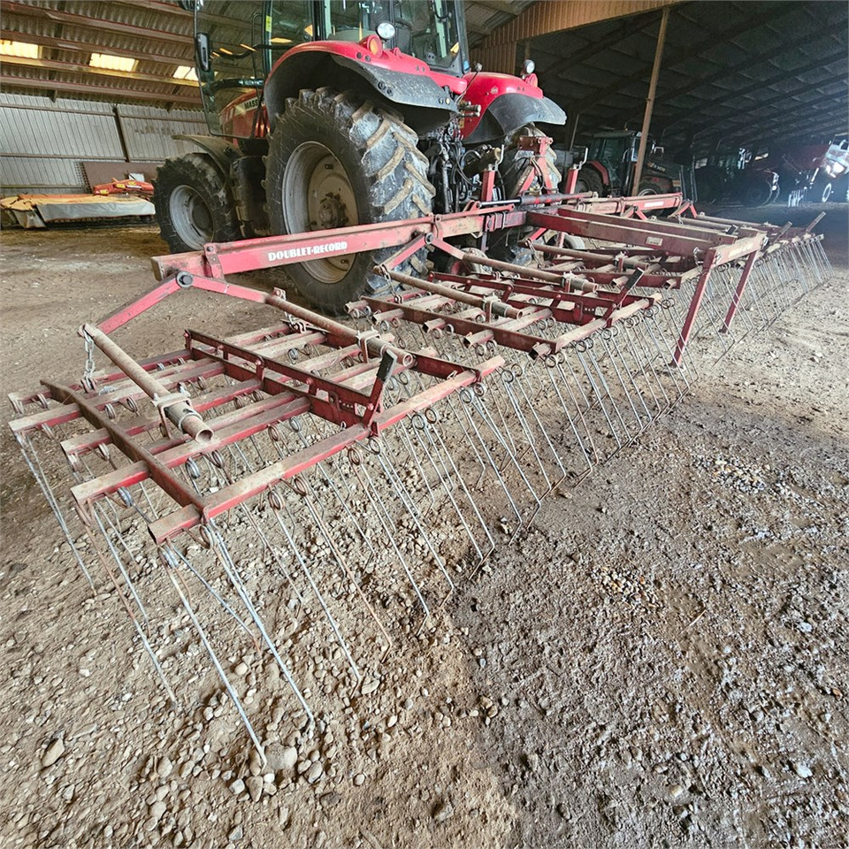 Doublet-Record Øko-Strigle 6 m. - Herse étrille: photos 3 Doublet-Record Øko-Strigle 6 m. - Herse étrille: photos 3