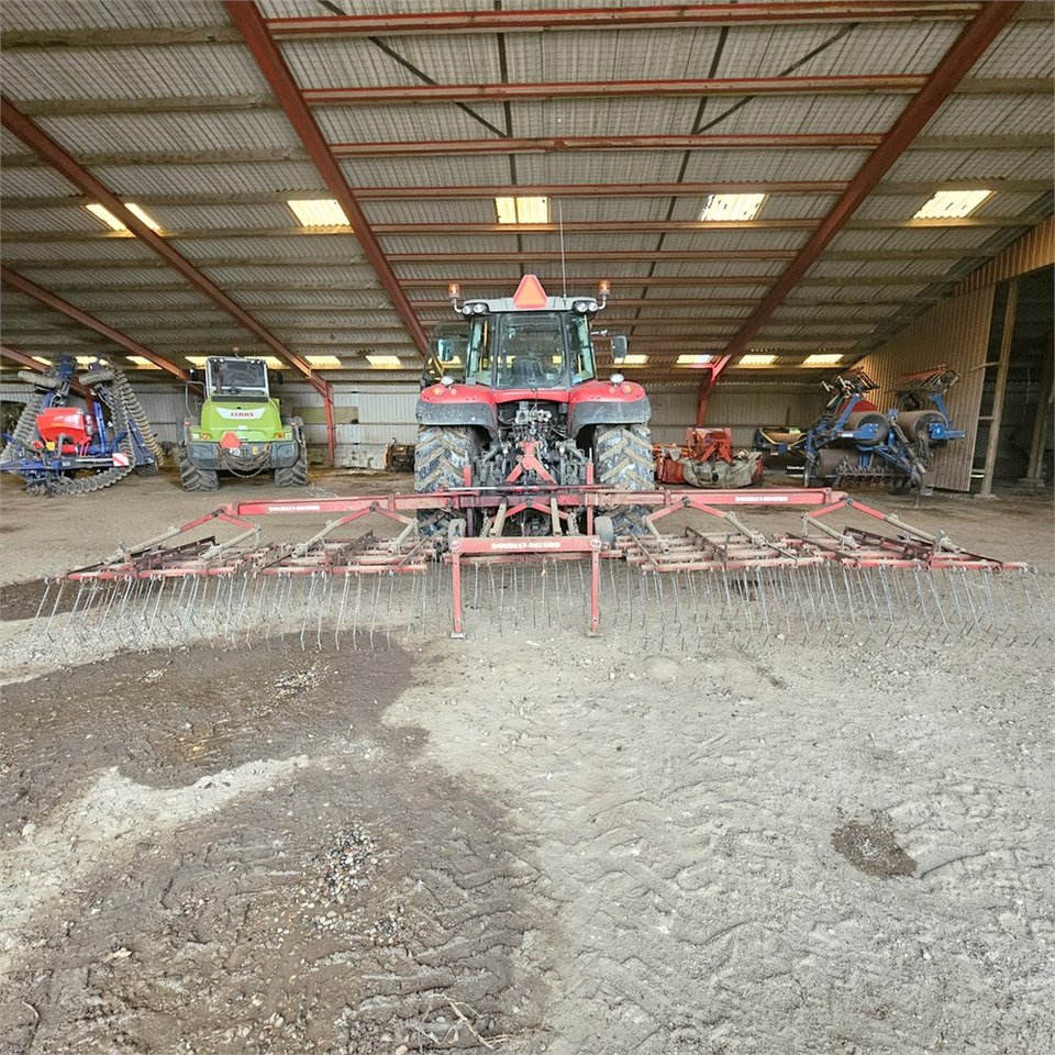 Doublet-Record Øko-Strigle 6 m. - Herse étrille: photos 2 Doublet-Record Øko-Strigle 6 m. - Herse étrille: photos 2