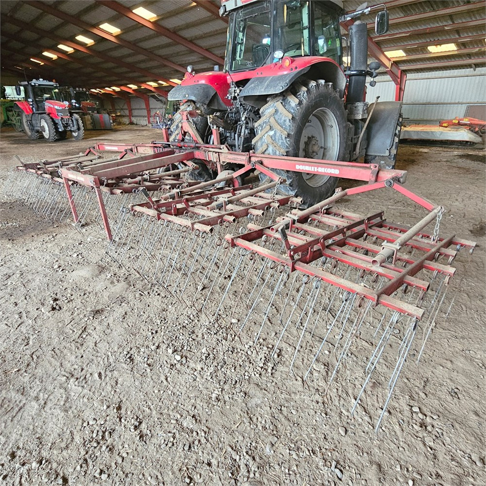 Doublet-Record Øko-Strigle 6 m. - Herse étrille: photos 1 Doublet-Record Øko-Strigle 6 m. - Herse étrille: photos 1