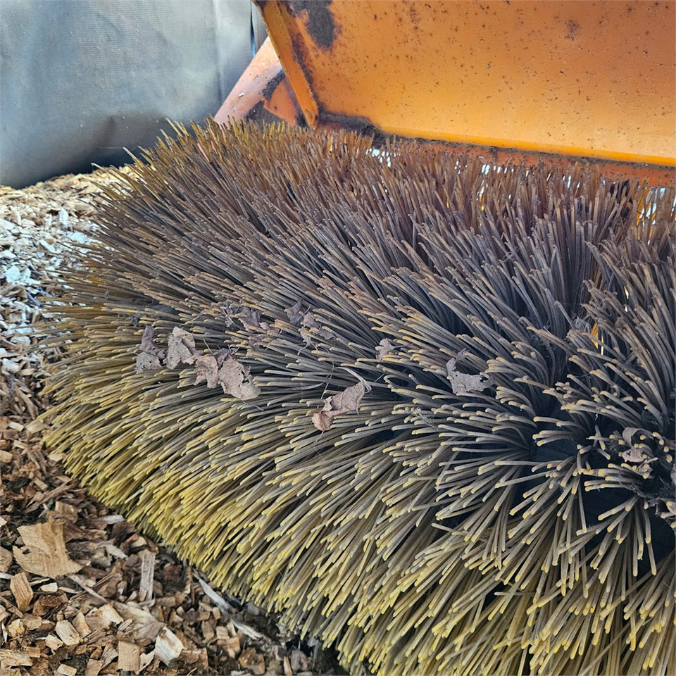 Epoke B200 - Brosse: photos 4 Epoke B200 - Brosse: photos 4