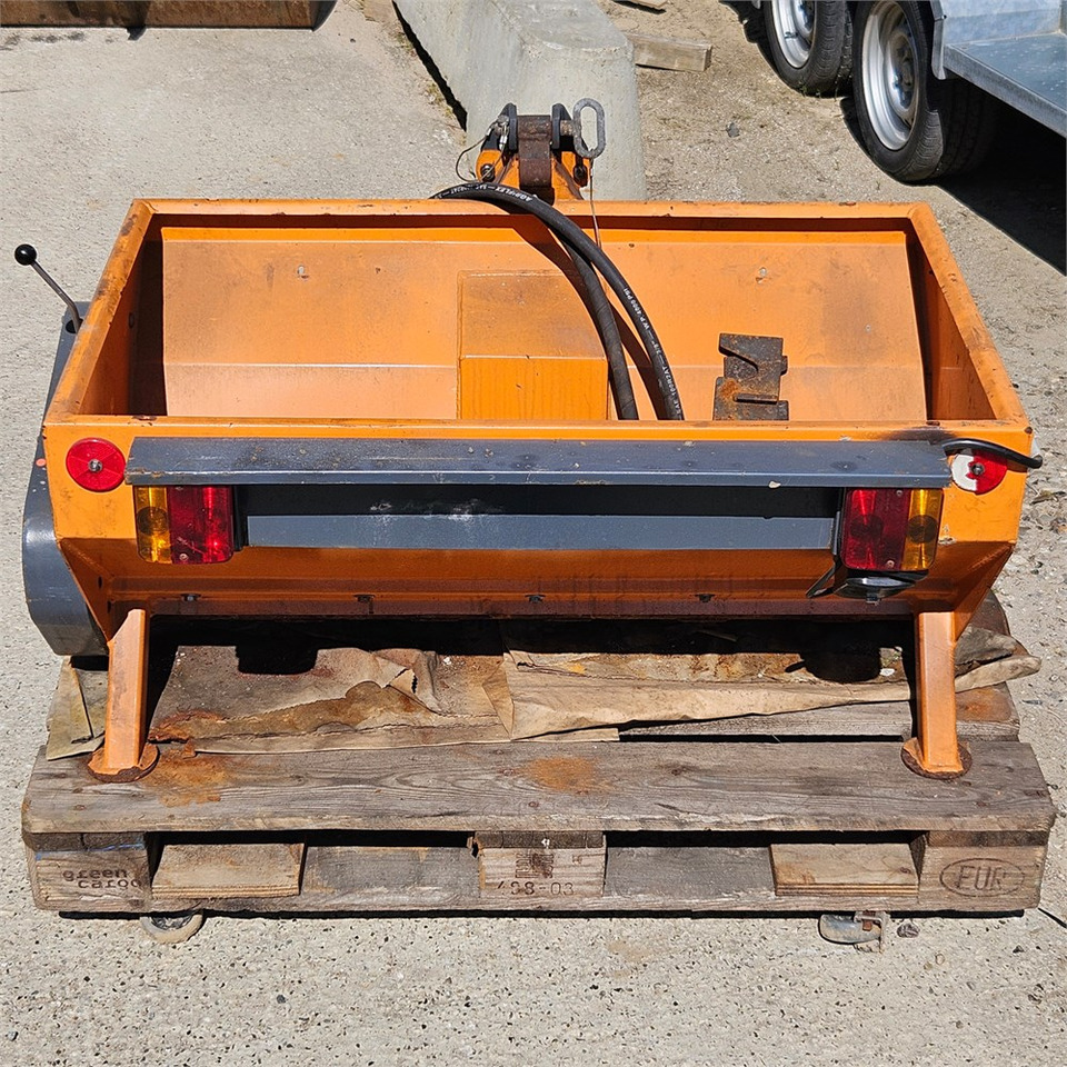 Epoke PMH 1,4 - Epandeur de sable: photos 2 Epoke PMH 1,4 - Epandeur de sable: photos 2