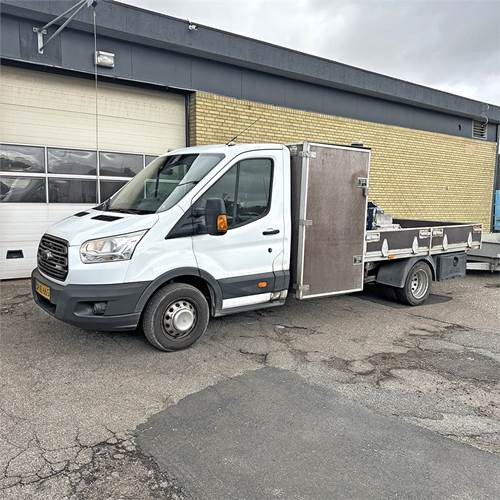 Ford Transit 2.2 TDCi (155HK) Chassis RWD Man - Camion plateau: photos 1 Ford Transit 2.2 TDCi (155HK) Chassis RWD Man - Camion plateau: photos 1