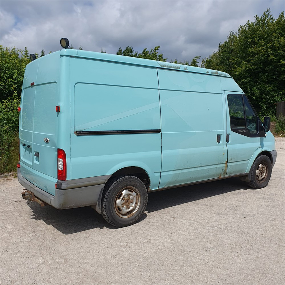 Ford Transit Van 2,4 Tdci 350m Rwd - Fourgon utilitaire: photos 5 Ford Transit Van 2,4 Tdci 350m Rwd - Fourgon utilitaire: photos 5
