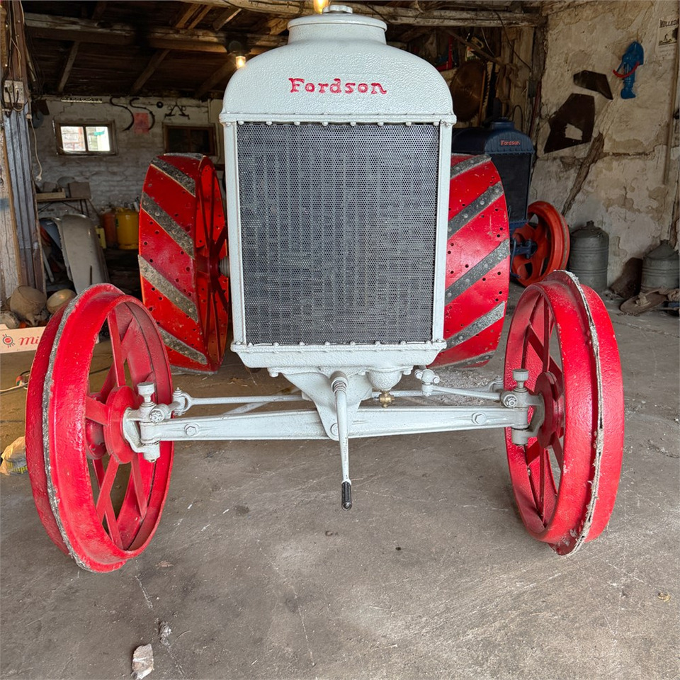 Fordson F - Tracteur agricole: photos 3 Fordson F - Tracteur agricole: photos 3