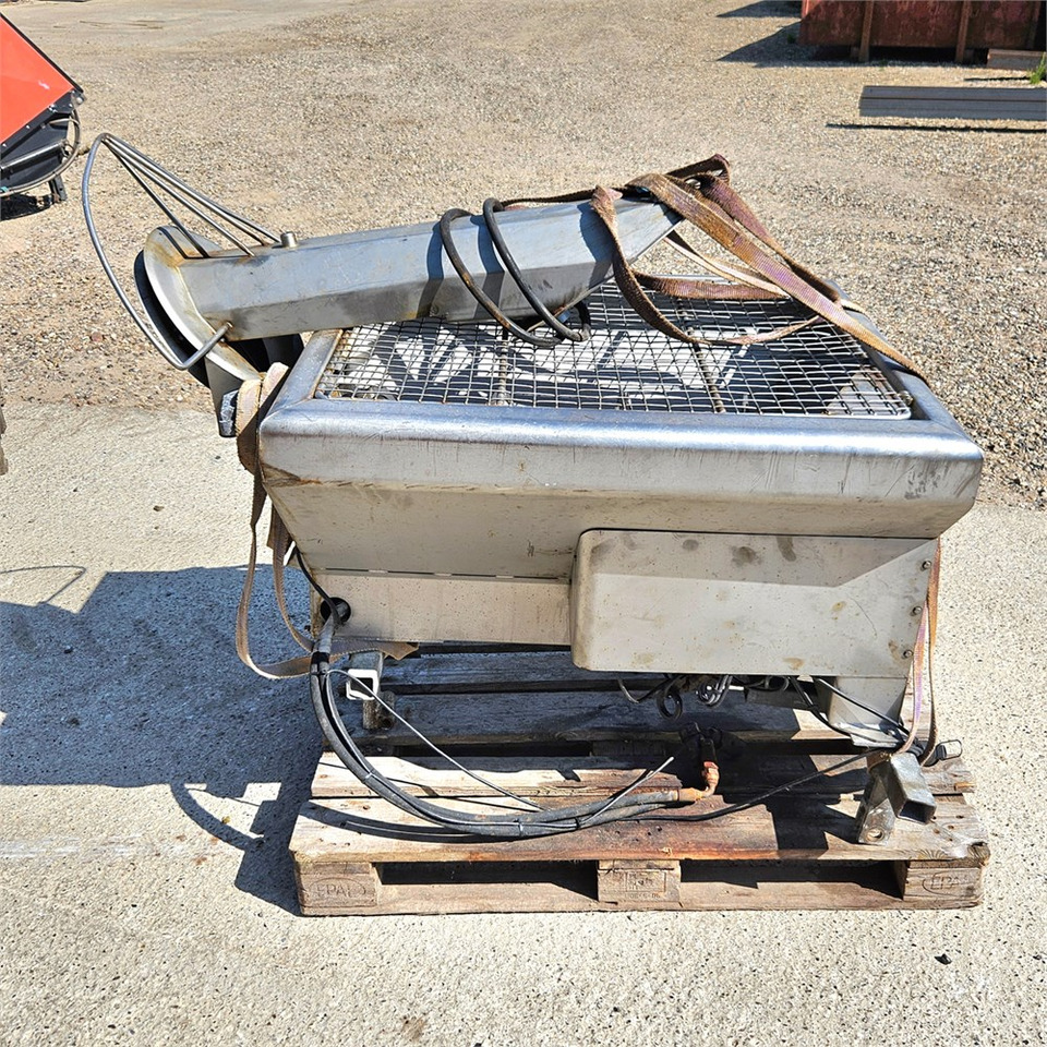 HA Fog GAR JK 170 EL - Epandeur de sable: photos 2 HA Fog GAR JK 170 EL - Epandeur de sable: photos 2