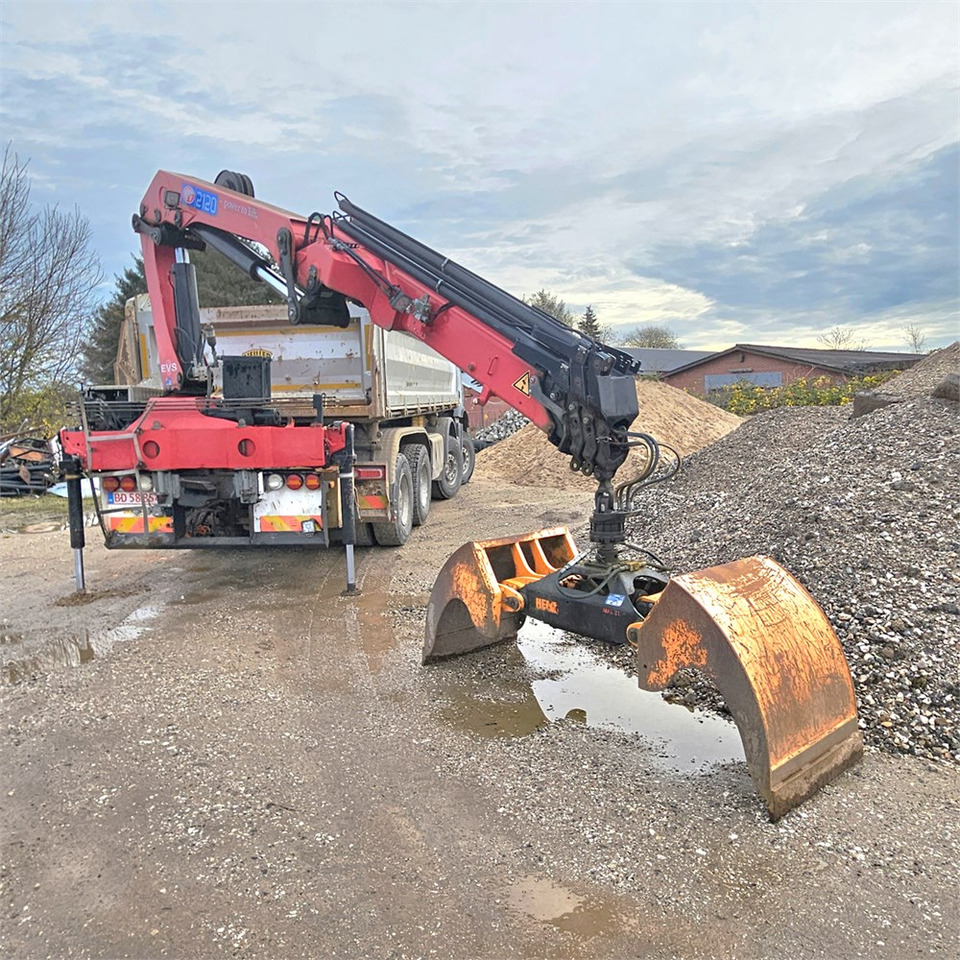 HMF 2120K-4 RC - Grue auxiliaire: photos 1 HMF 2120K-4 RC - Grue auxiliaire: photos 1