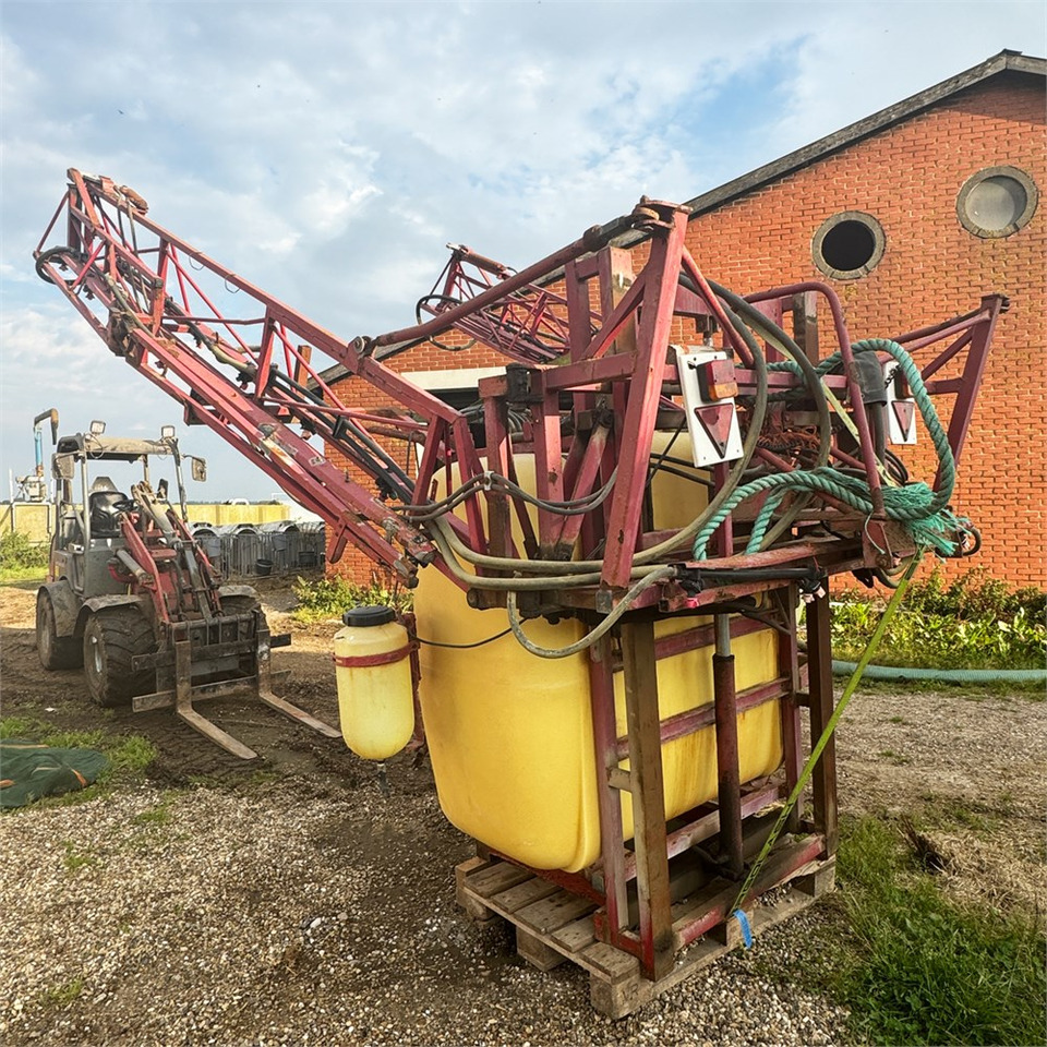 Hardi LZY 1200 - Pulvérisateur: photos 1 Hardi LZY 1200 - Pulvérisateur: photos 1