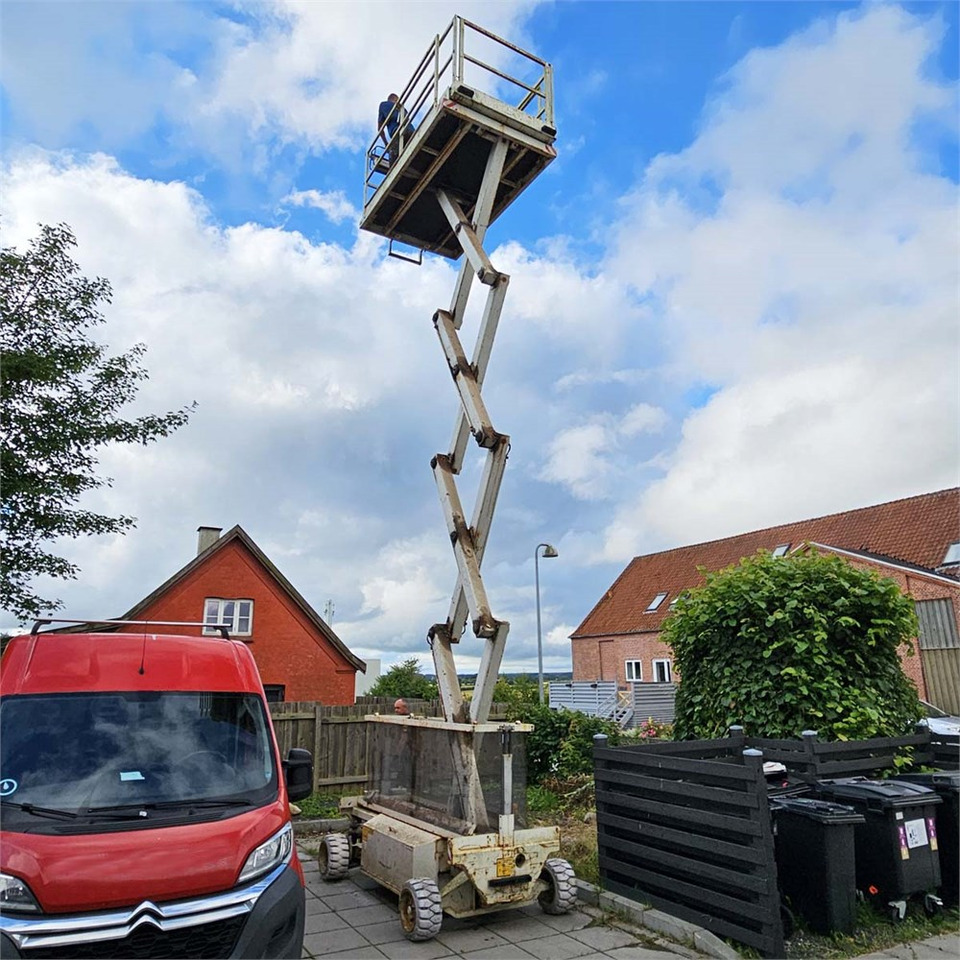 Holland Lift MONOSTAR Y-83EL16 - Nacelle ciseaux: photos 4 Holland Lift MONOSTAR Y-83EL16 - Nacelle ciseaux: photos 4