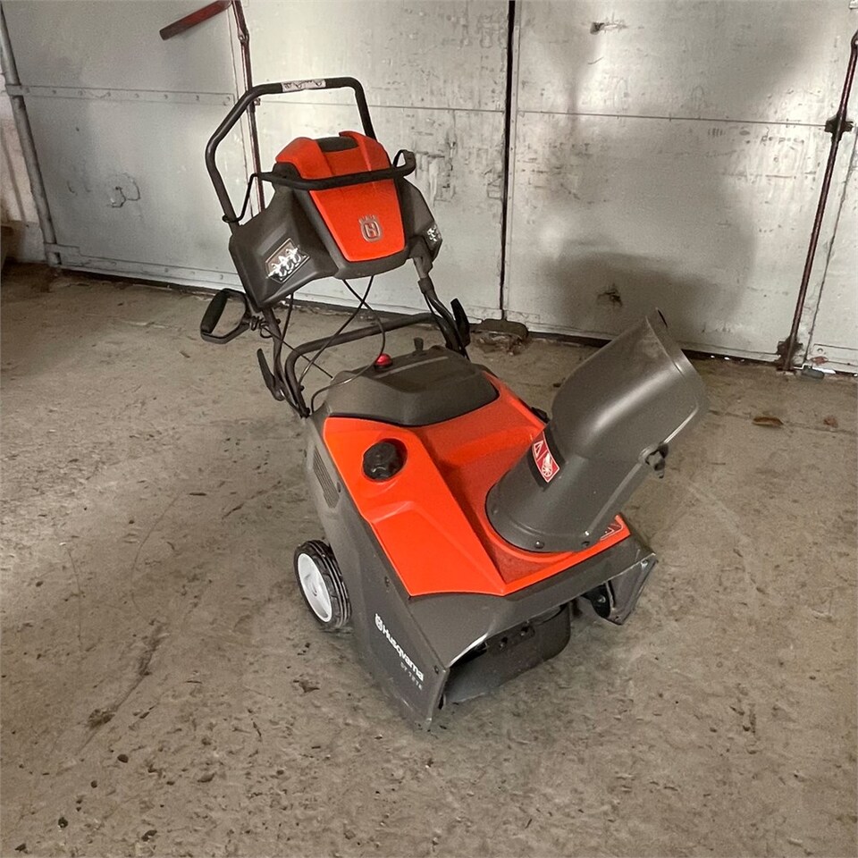 Husqvarna ST 121 E - Matériel de jardinage: photos 4 Husqvarna ST 121 E - Matériel de jardinage: photos 4