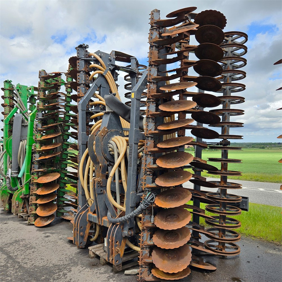 Intertech 7,5m - Epandeurs: photos 1 Intertech 7,5m - Epandeurs: photos 1