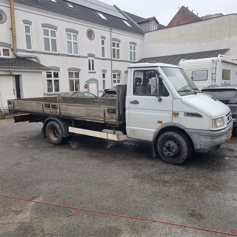 Iveco Daily 50C13, 2,8 TD - Camion plateau: photos 1 Iveco Daily 50C13, 2,8 TD - Camion plateau: photos 1