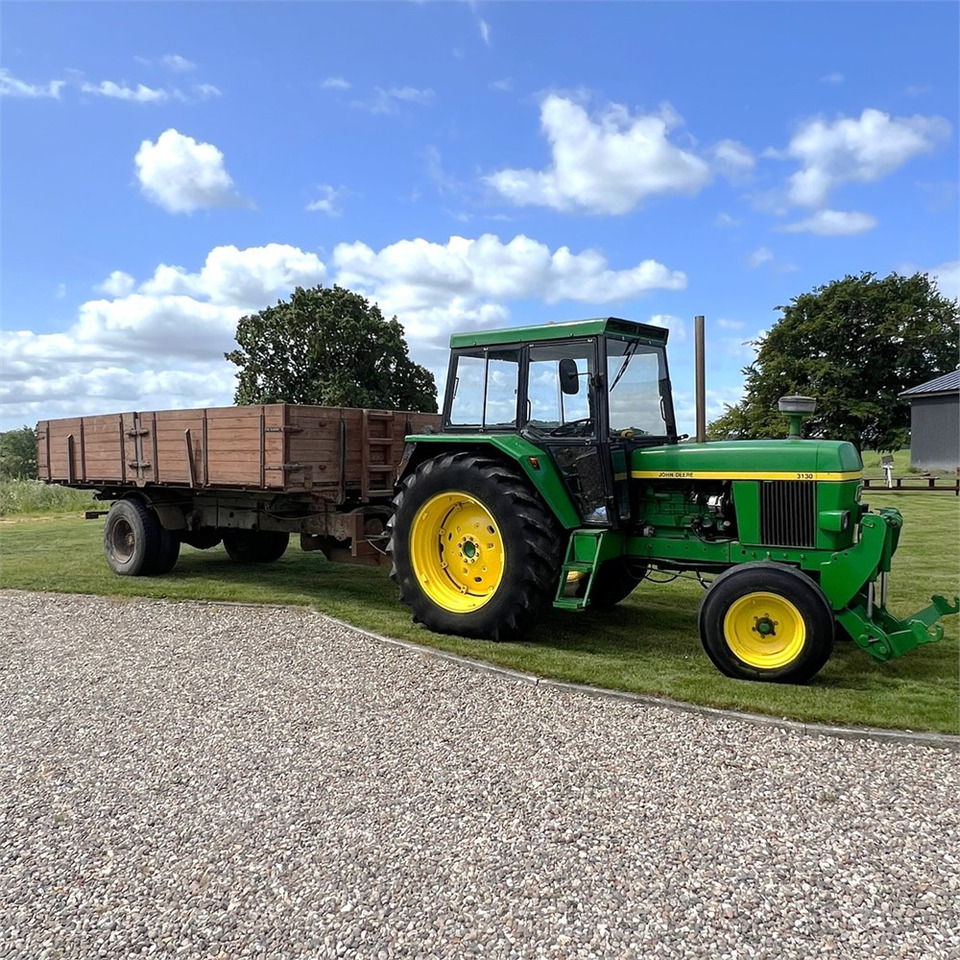 John Deere 3130 - Tracteur agricole: photos 1 John Deere 3130 - Tracteur agricole: photos 1