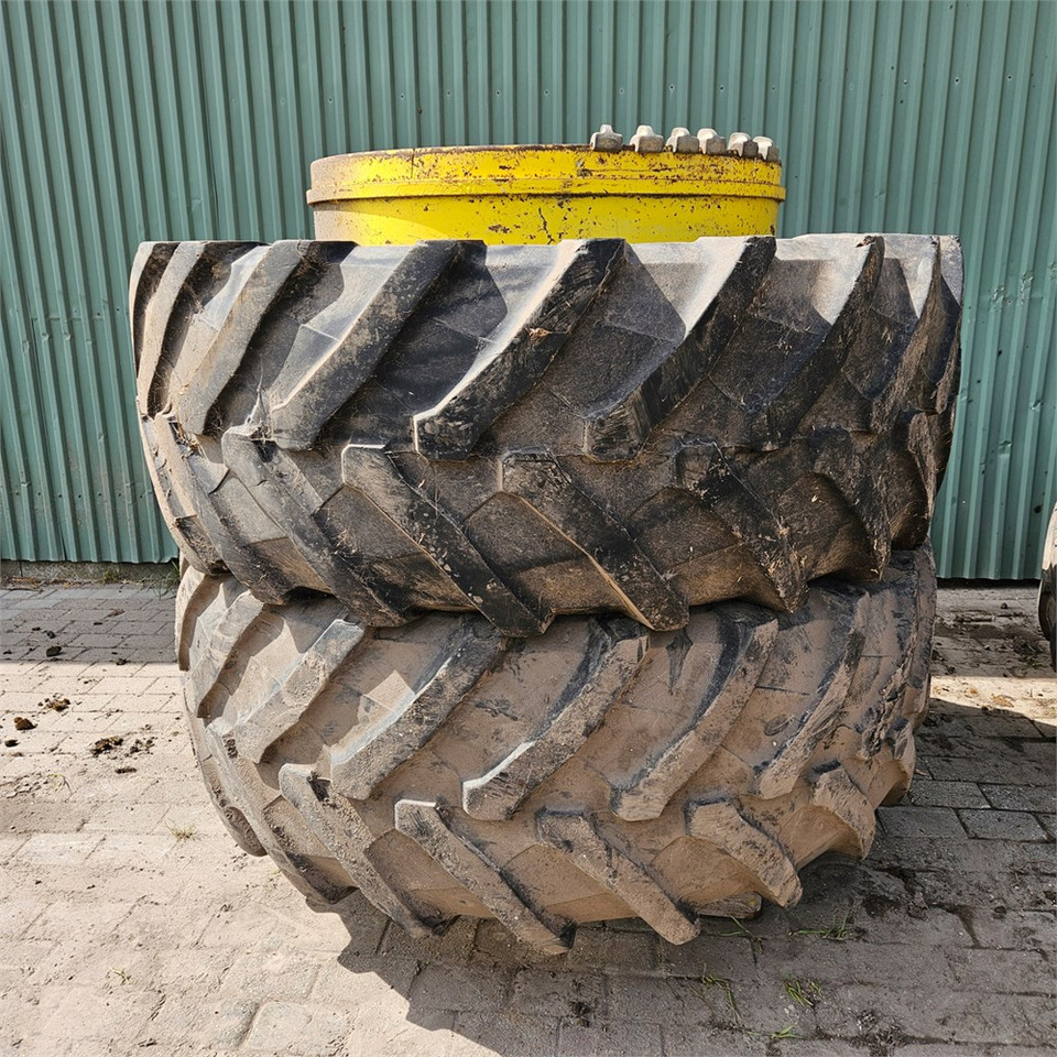 Tracteur agricole John Deere 650/65R42: photos 8