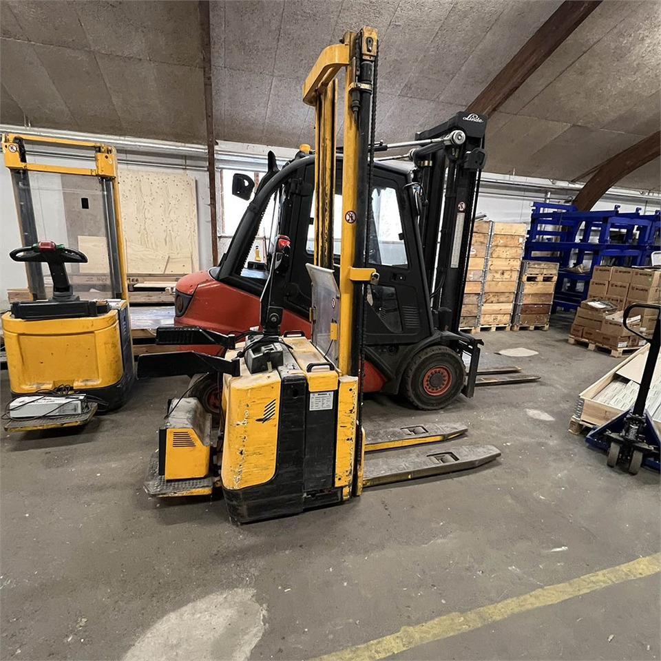 Jungheinrich Hawker Perfect Plus 3 PzB 300 - Transpalette: photos 5 Jungheinrich Hawker Perfect Plus 3 PzB 300 - Transpalette: photos 5