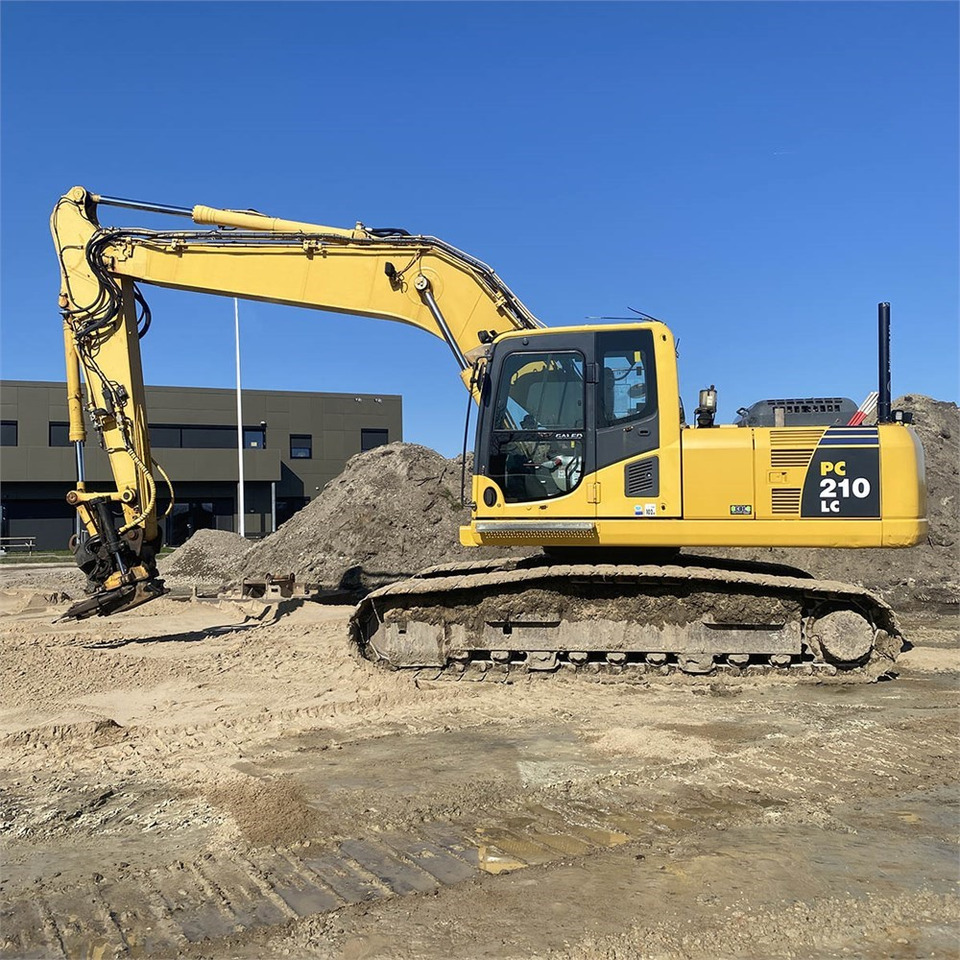 Komatsu PC210 LC-8K - Pelle sur chenille: photos 2 Komatsu PC210 LC-8K - Pelle sur chenille: photos 2