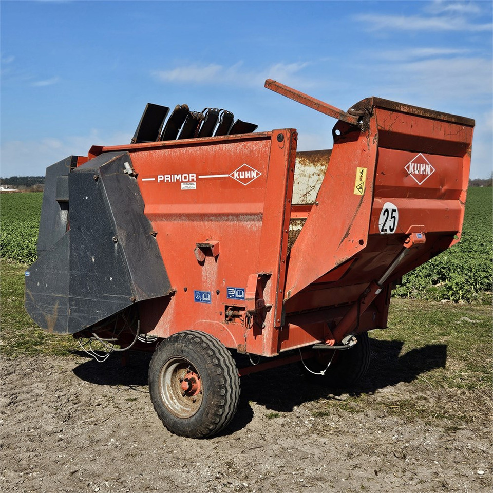 Kuhn PRI 3560 - Matériel d'élevage: photos 3 Kuhn PRI 3560 - Matériel d'élevage: photos 3