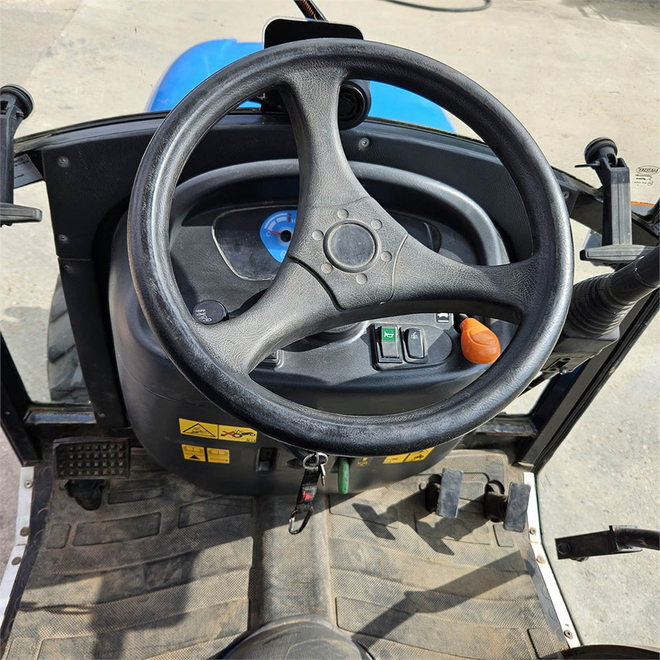 Tracteur communal LS Mtron Ls J27HST: photos 15