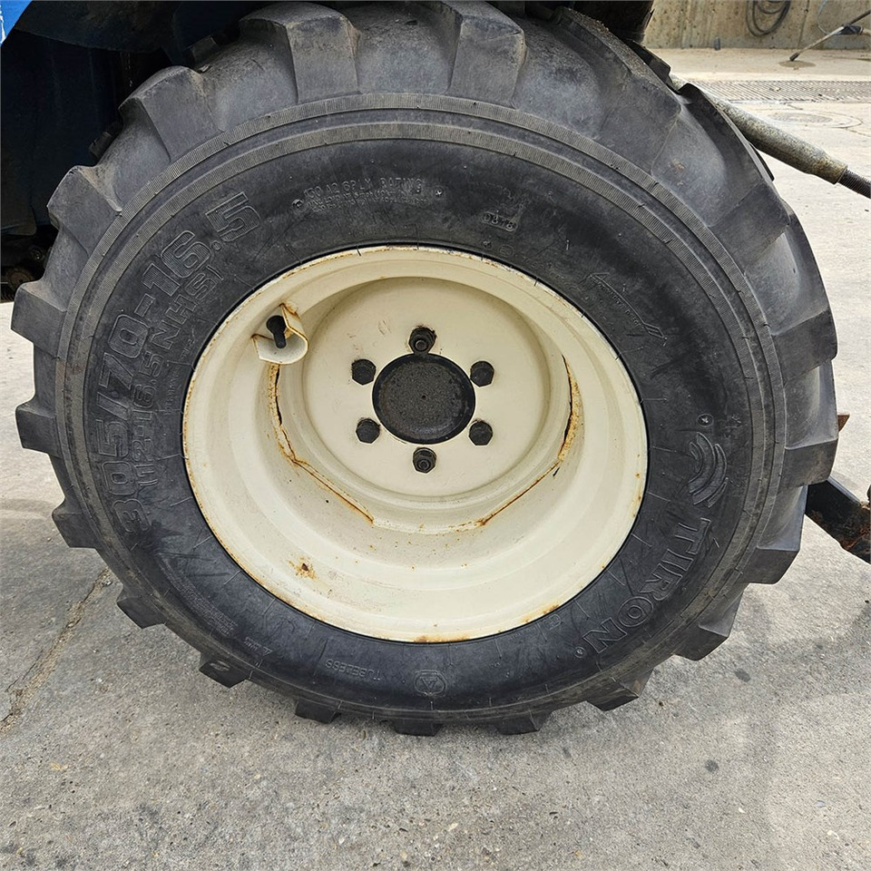 Tracteur communal LS Mtron Ls J27HST: photos 43