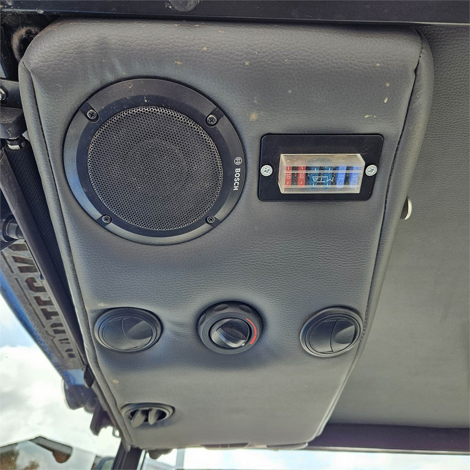 Tracteur communal LS Mtron Ls J27HST: photos 23