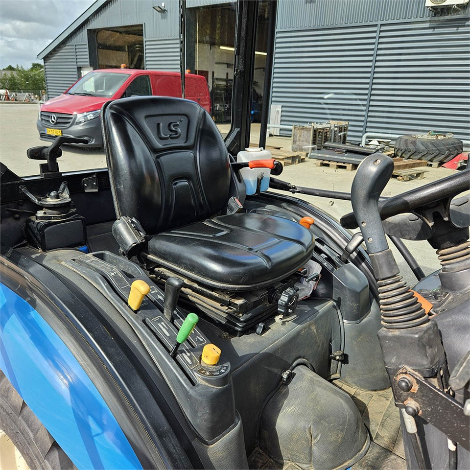 Tracteur communal LS Mtron Ls J27HST: photos 27