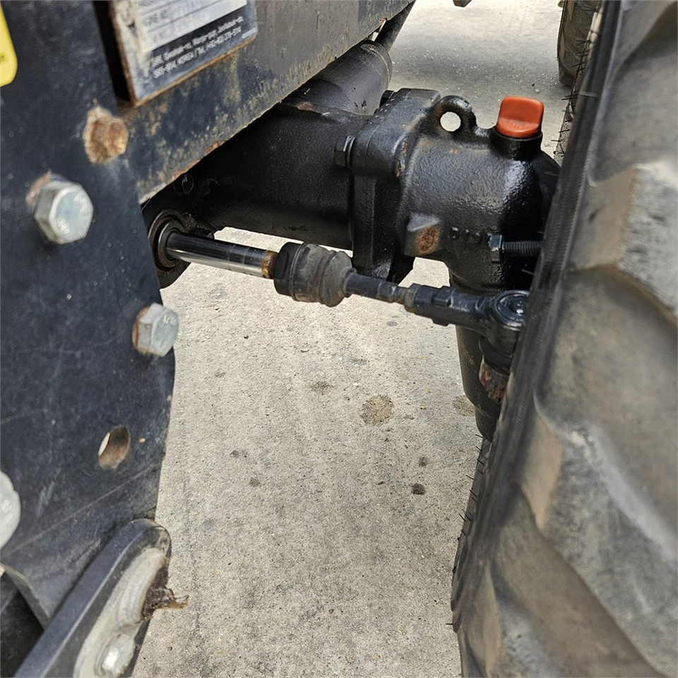 Tracteur communal LS Mtron Ls J27HST: photos 37