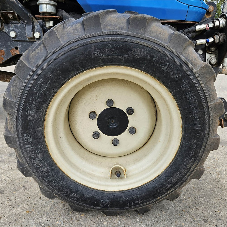 Tracteur communal LS Mtron Ls J27HST: photos 39