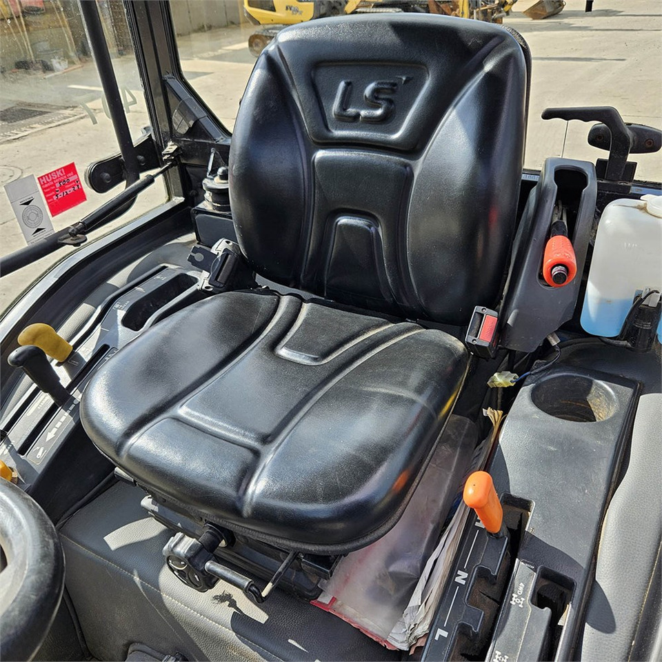 Tracteur communal LS Mtron Ls J27HST: photos 11