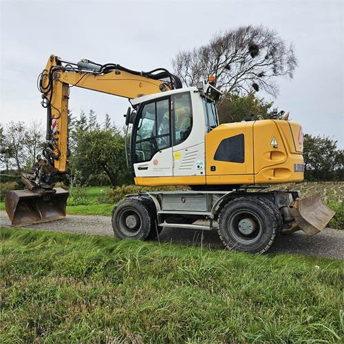 Liebherr A918 Compact - Pelle sur pneus: photos 3 Liebherr A918 Compact - Pelle sur pneus: photos 3