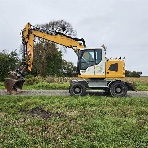 Liebherr A918 Compact - Pelle sur pneus: photos 2 Liebherr A918 Compact - Pelle sur pneus: photos 2